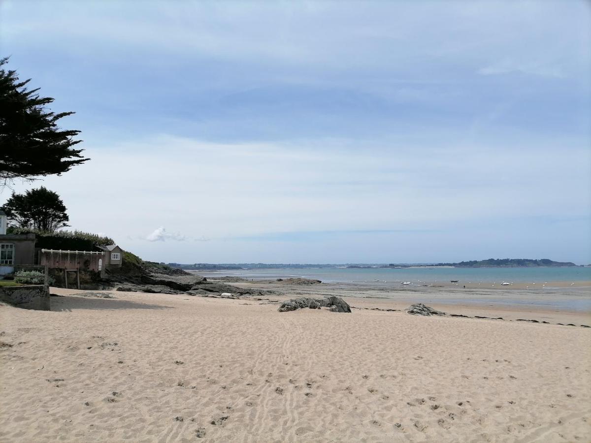 Maison Familiale Proche De La Mer Lancieux Exterior foto